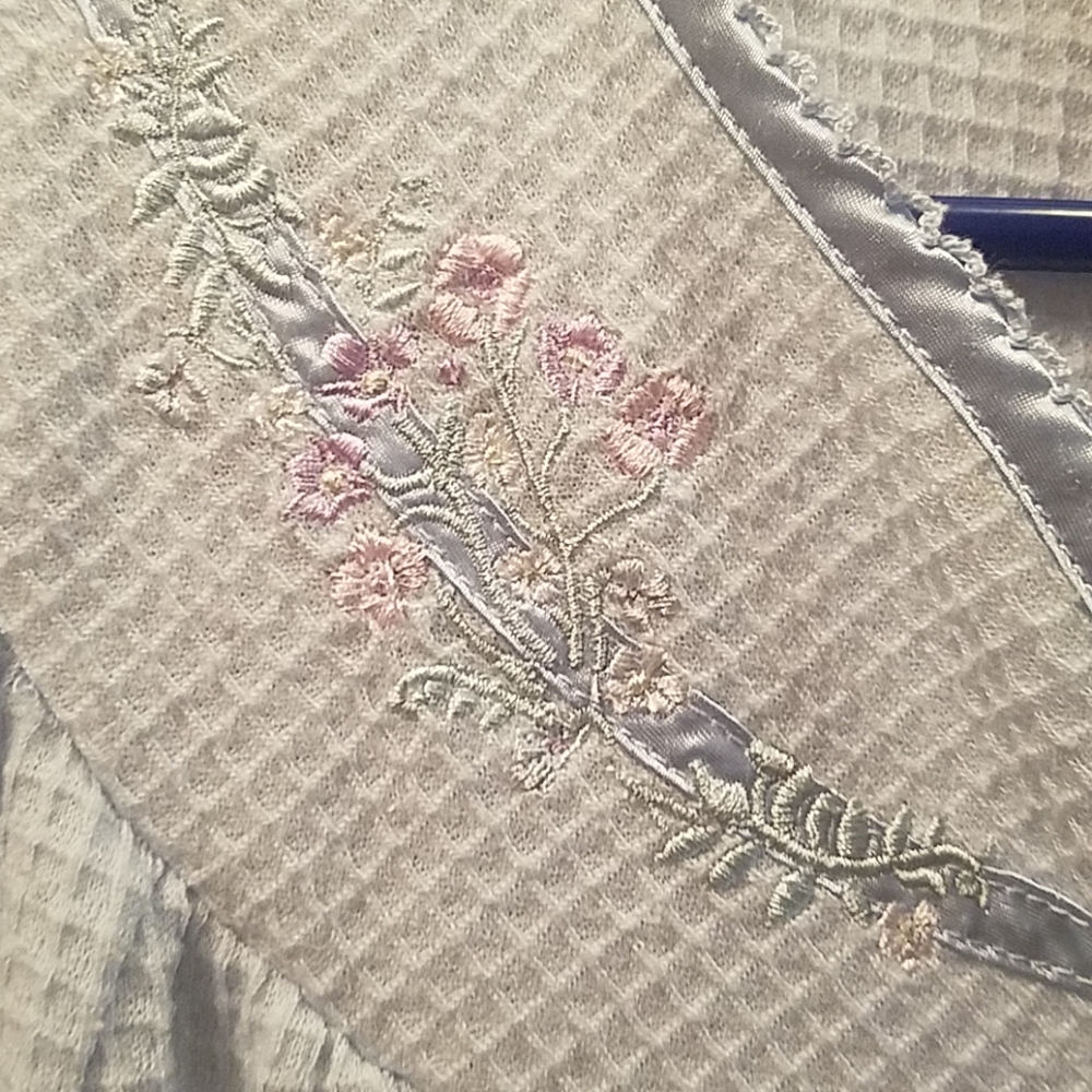 Housecoat/Robe - Picture 5 of 5